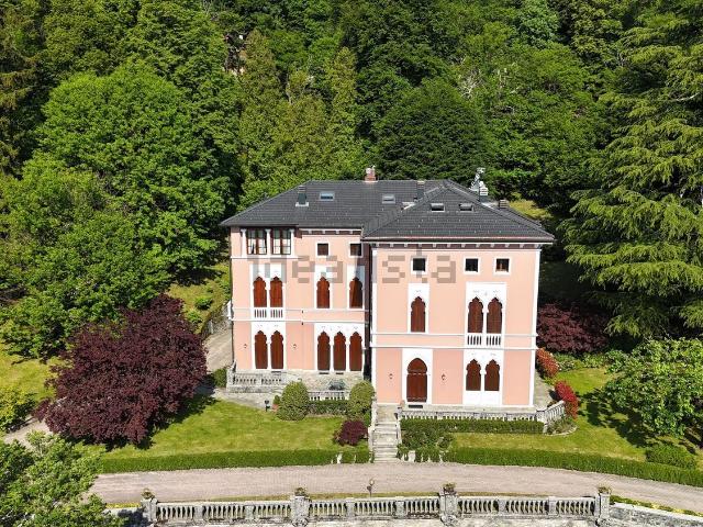 Appartamento in vendita di 187 m² in Via Carlo Goldoni