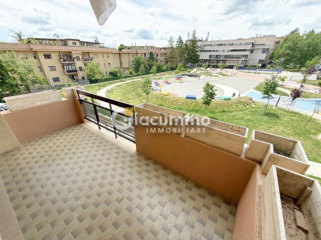 Appartamento in vendita di 187 m² in Via Domenico di Giura