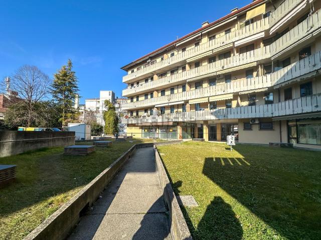 Appartamento in vendita di 187 m² in Via Dante Alighieri, 8