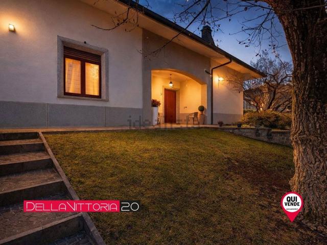 Appartamento in vendita di 187 m² in Via della Vittoria, 20