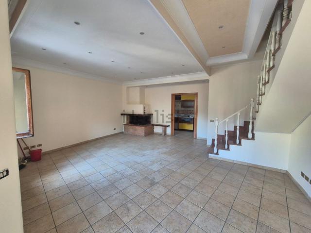 Appartamento in vendita di 187 m² in Via di Casalotto Nuovo, 26