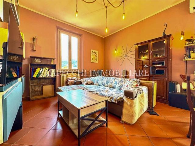 Appartamento in vendita di 187 m² in Via Montalese