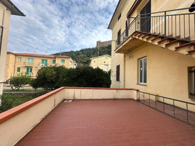 Appartamento in vendita di 187 m² in Via V. Veneto