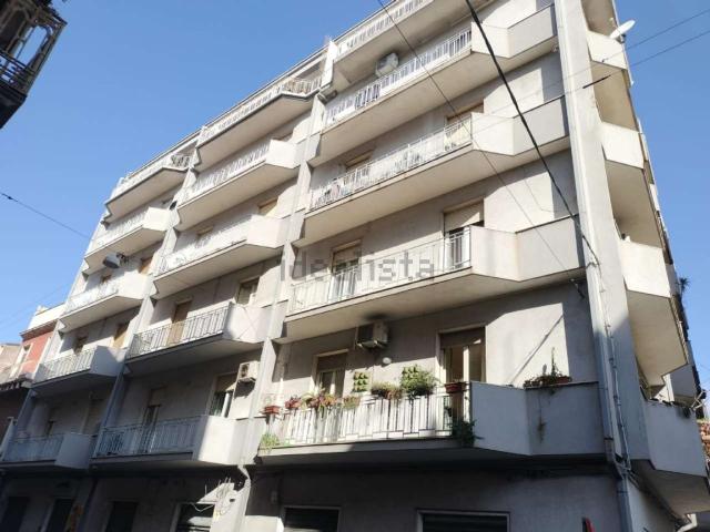 Appartamento in vendita di 188 m² in Via Camillo Finocchiaro Aprile