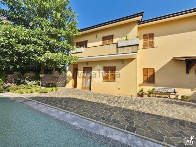Appartamento in vendita di 188 m² in Via Don Ferdinando Merli, 1