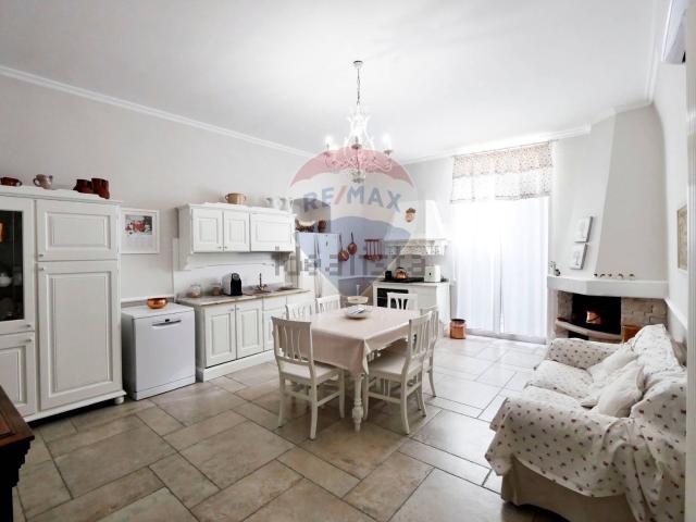 Appartamento in vendita di 188 m² in Via Donizetti, 94