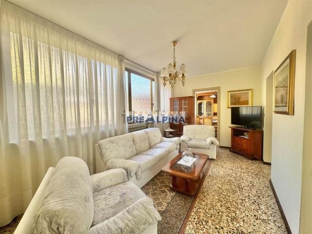 Appartamento in vendita di 188 m² in Via de Novellis, 3