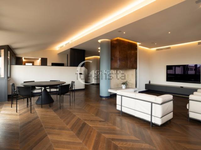 Appartamento in vendita di 188 m² in Via Filodrammatici, 48