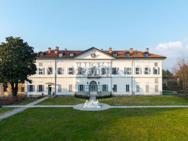 Appartamento in vendita di 188 m² in Via Vittorio Veneto, 5