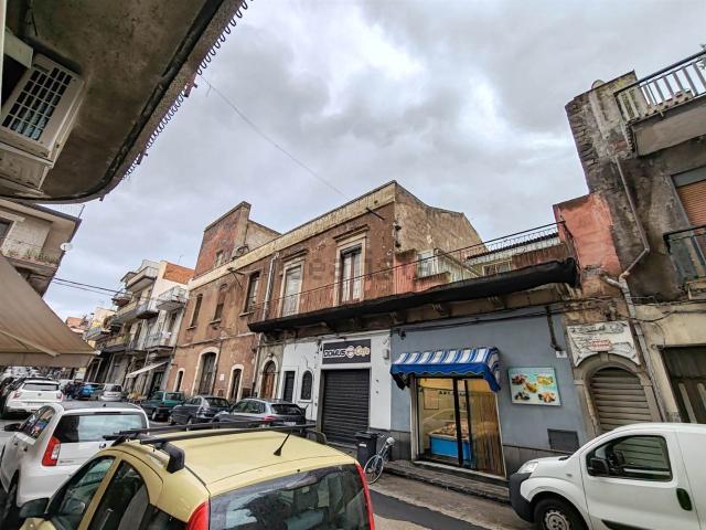 Appartamento in vendita di 188 m² in Via Virgillito, 22