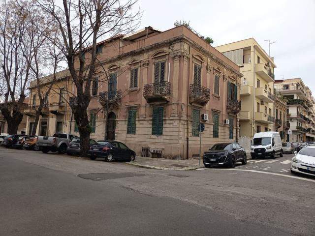 Appartamento in vendita di 188 m² in Via XXV Luglio, 11