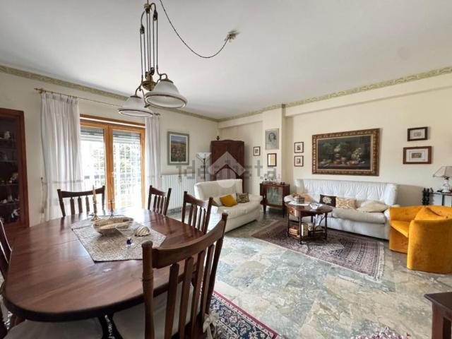 Appartamento in vendita di 188 m² in Viale della Concordia, 59