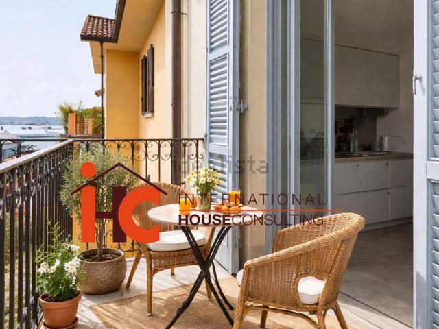 Appartamento in vendita di 189 m² in Via Andrea Fantoni