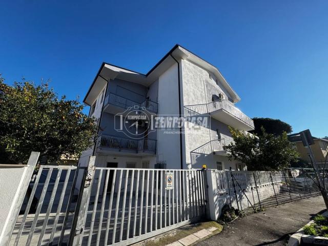 Appartamento in vendita di 189 m² in Via Gran Sasso, 8