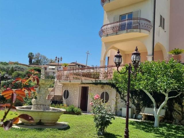 Appartamento in vendita di 189 m² in Via Enrico Berlinguer, 30