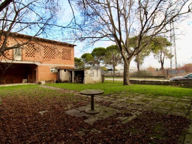 Appartamento in vendita di 189 m² in Via Igino Castellarin, 19