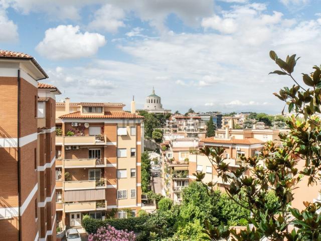 Appartamento in vendita di 189 m² in Via Oropa, 40
