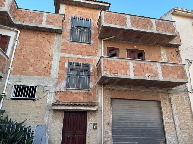 Appartamento in vendita di 189 m² in Via Monte Petrino, 1