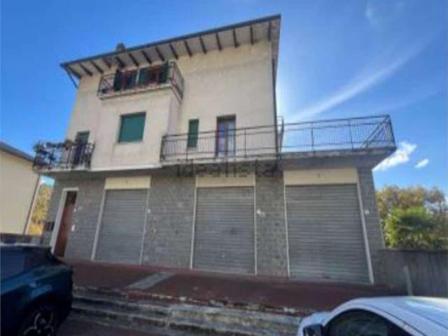 Appartamento in vendita di 189 m² in Via Porrettana, 141