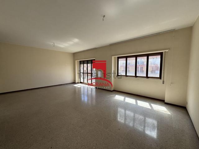 Appartamento in vendita di 189 m² in Via Pantelleria, 28