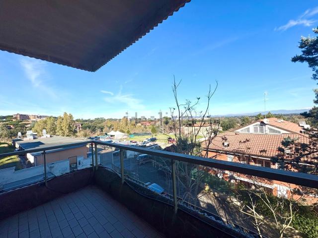 Appartamento in vendita di 189 m² in Via Volusia
