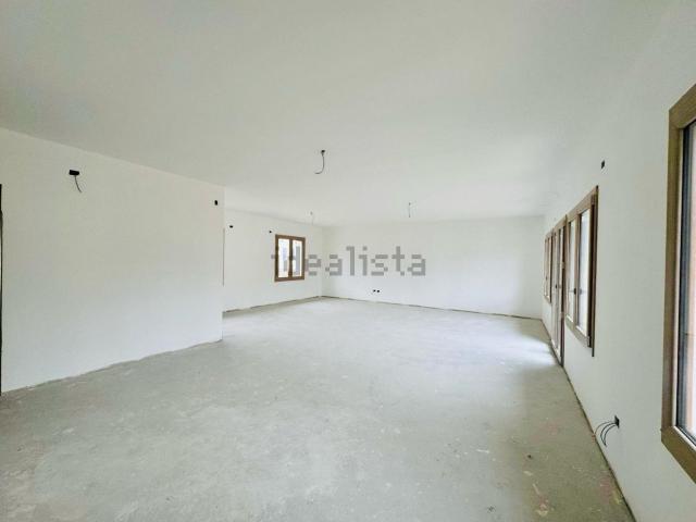 Appartamento in vendita di 189 m² in Piazza Duca D&apos Aosta