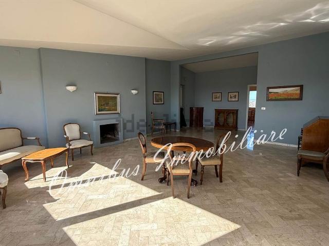 Appartamento in vendita di 190 m²