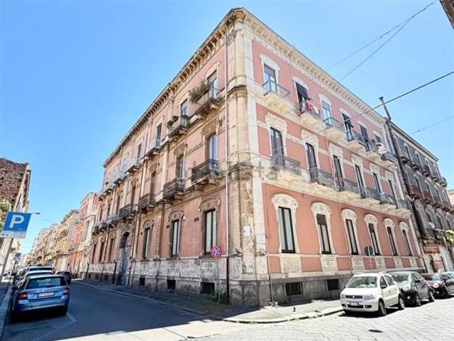 Appartamento in vendita di 190 m² in Via Conte Ruggero
