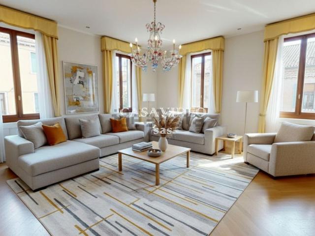 Appartamento in vendita di 190 m² in Via Canalino