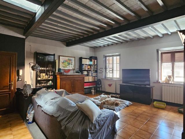Appartamento in vendita di 190 m² in Via Carlo Cattaneo, 127