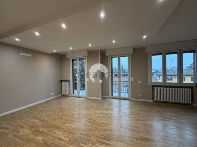 Appartamento in vendita di 190 m² in Via Carlo Livi, 4