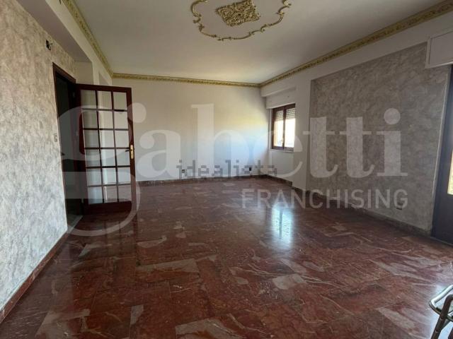 Appartamento in vendita di 190 m² in Via Città di Palermo