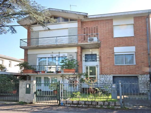 Appartamento in vendita di 190 m² in Via Antonio Camerani