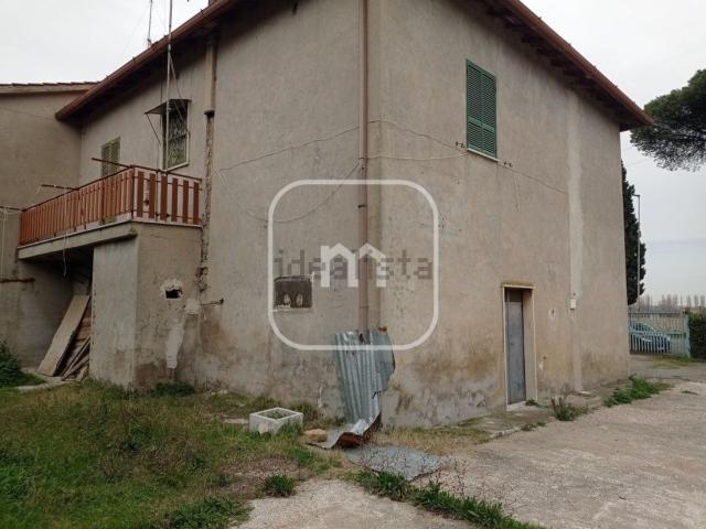 Appartamento in vendita di 190 m² in Via Acqua Felice, 930