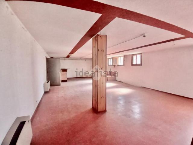 Appartamento in vendita di 190 m² in Via Alberi