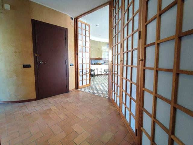 Appartamento in vendita di 190 m² in Via Bologna