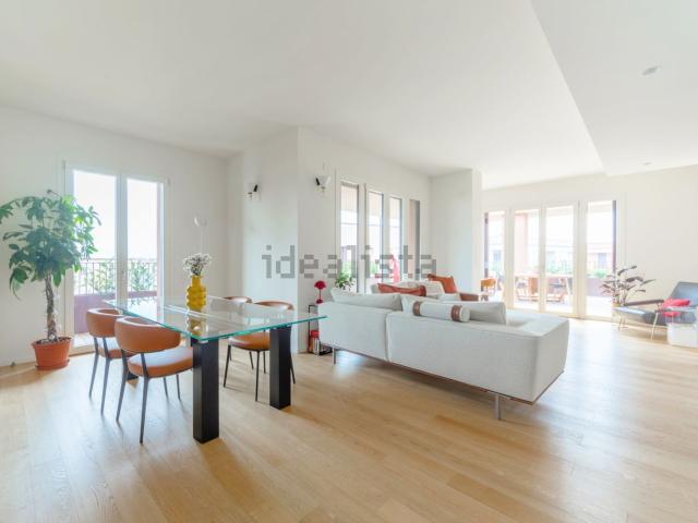 Appartamento in vendita di 190 m² in Via Bianca Ceva, 36