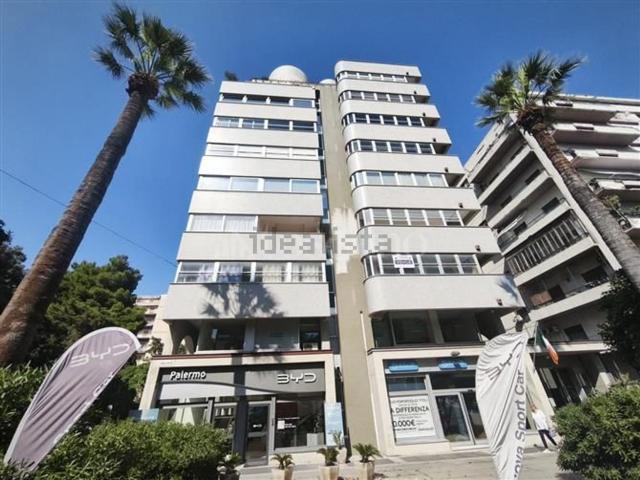 Appartamento in vendita di 190 m² in Via Generale Giuseppe Arimondi, 1
