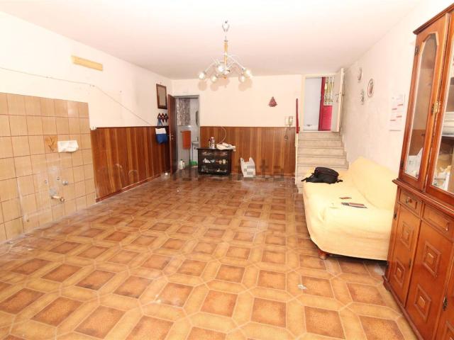 Appartamento in vendita di 190 m² in Via Giacomo Leopardi