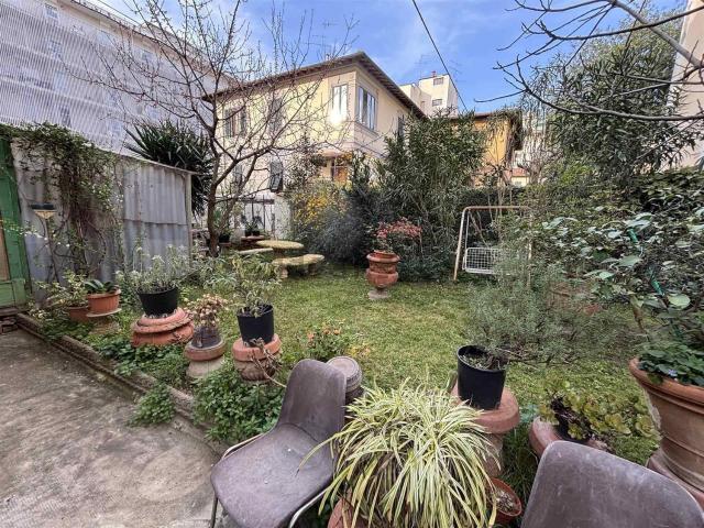 Appartamento in vendita di 190 m² in Via Giambattista Lulli