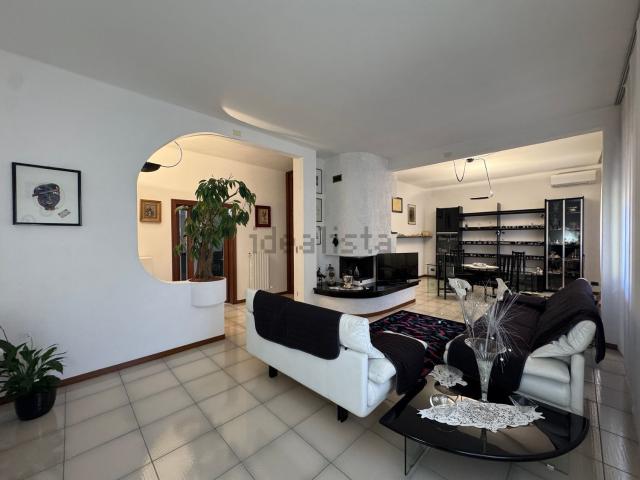 Appartamento in vendita di 190 m² in Via Giovanni Fattori