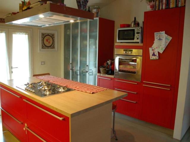 Appartamento in vendita di 190 m² in Via Guglielmo Oberdan