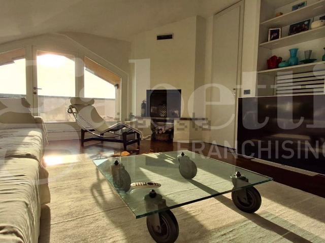 Appartamento in vendita di 190 m² in Via Guglielmo da Saliceto, 1
