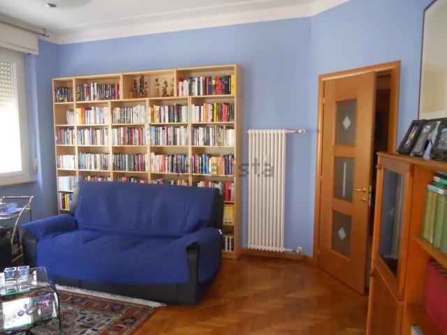 Appartamento in vendita di 190 m² in Via Dante Alighieri