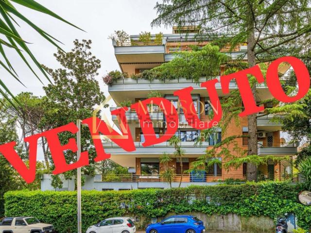 Appartamento in vendita di 190 m² in Via dei Colli della Farnesina