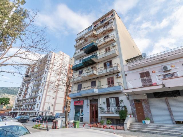 Appartamento in vendita di 190 m² in Via dei Quartieri, 21