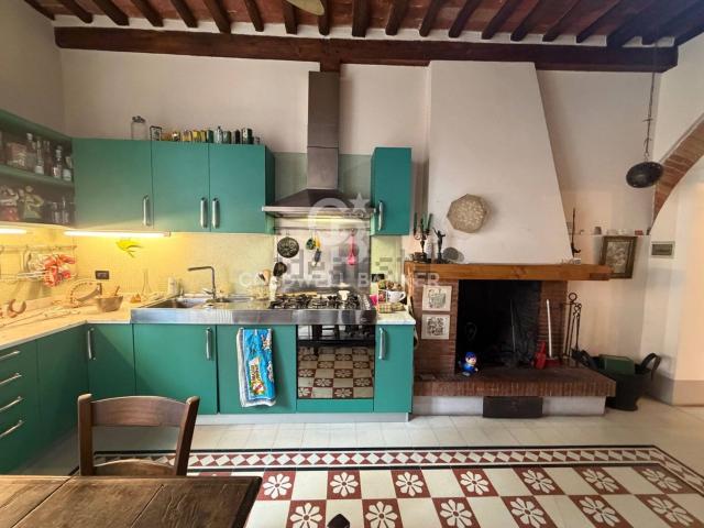 Appartamento in vendita di 190 m² in Via del Fosso, 5
