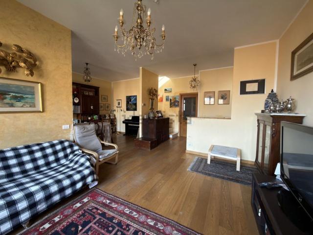Appartamento in vendita di 190 m² in Via del Pozzo, 18