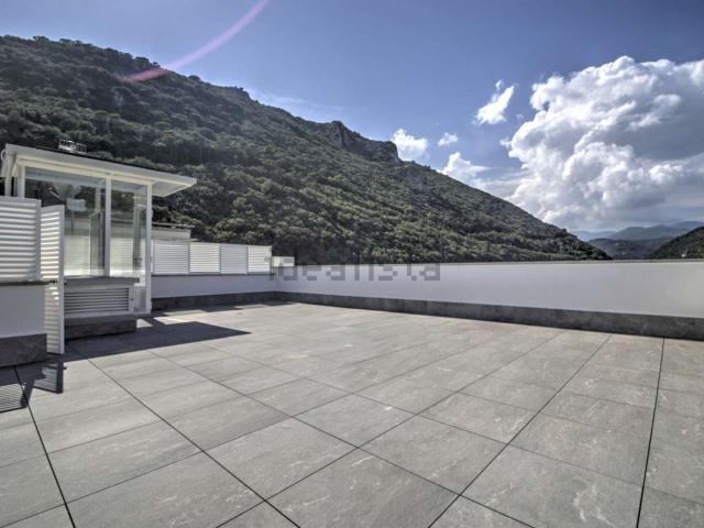 Appartamento in vendita di 190 m² in Via del Sagittario, 14