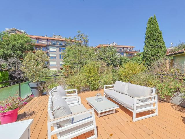 Appartamento in vendita di 190 m² in Via della Mendola
